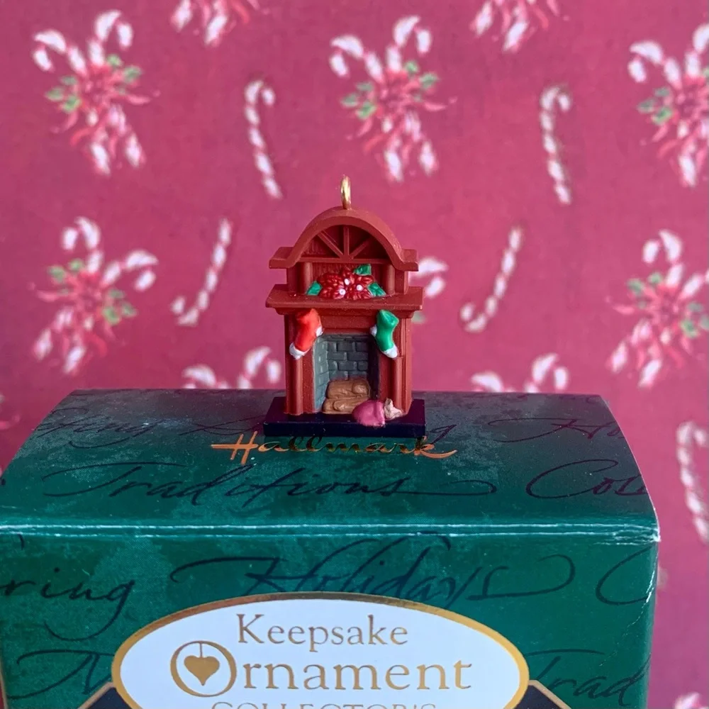 Hallmark Keepsake Ornament * Ready For Santa * 1997 Miniature Keepsake